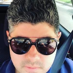 Meet your Posher, Efrain